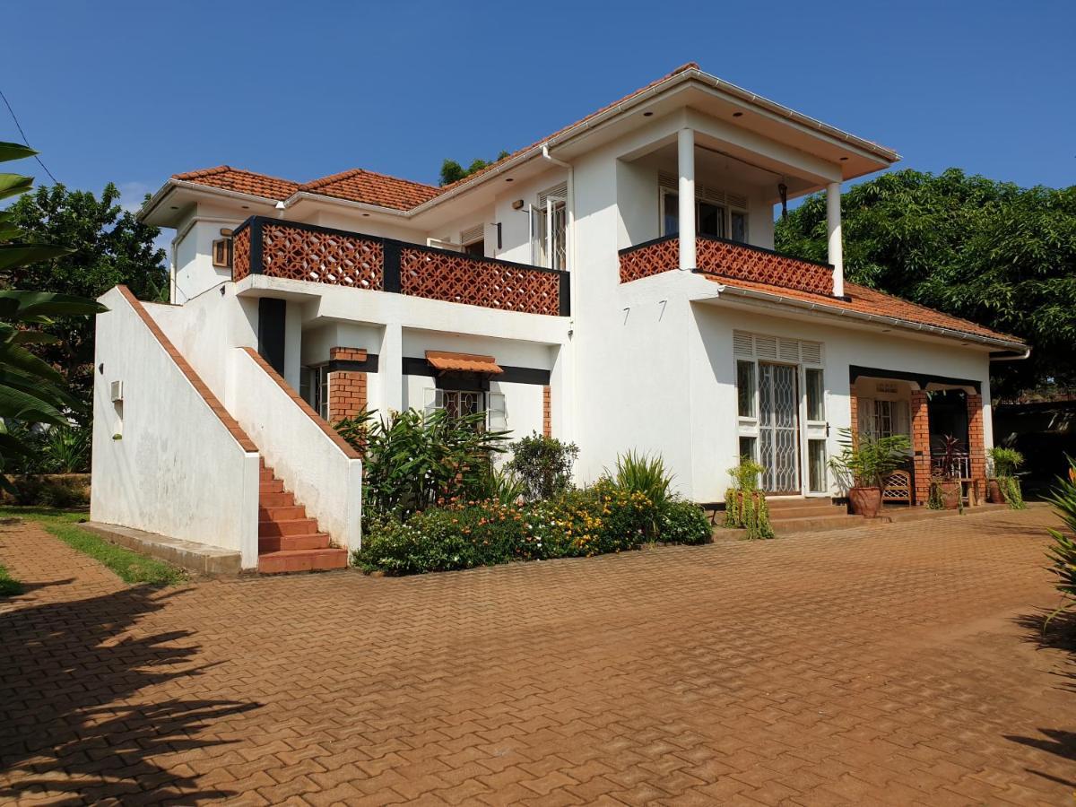 Alison&Dave's Guesthouse Entebbe Extérieur photo