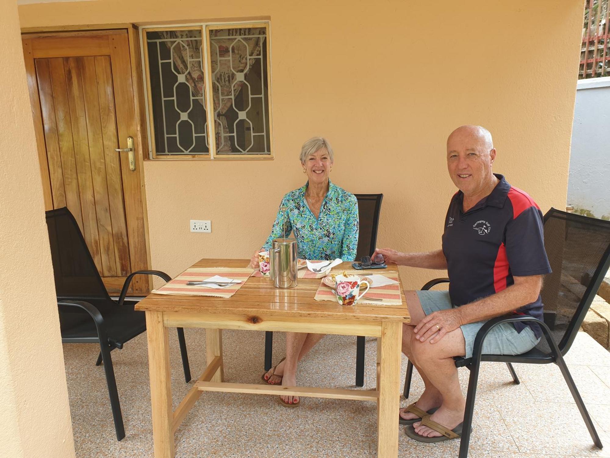 Alison&Dave's Guesthouse Entebbe Extérieur photo