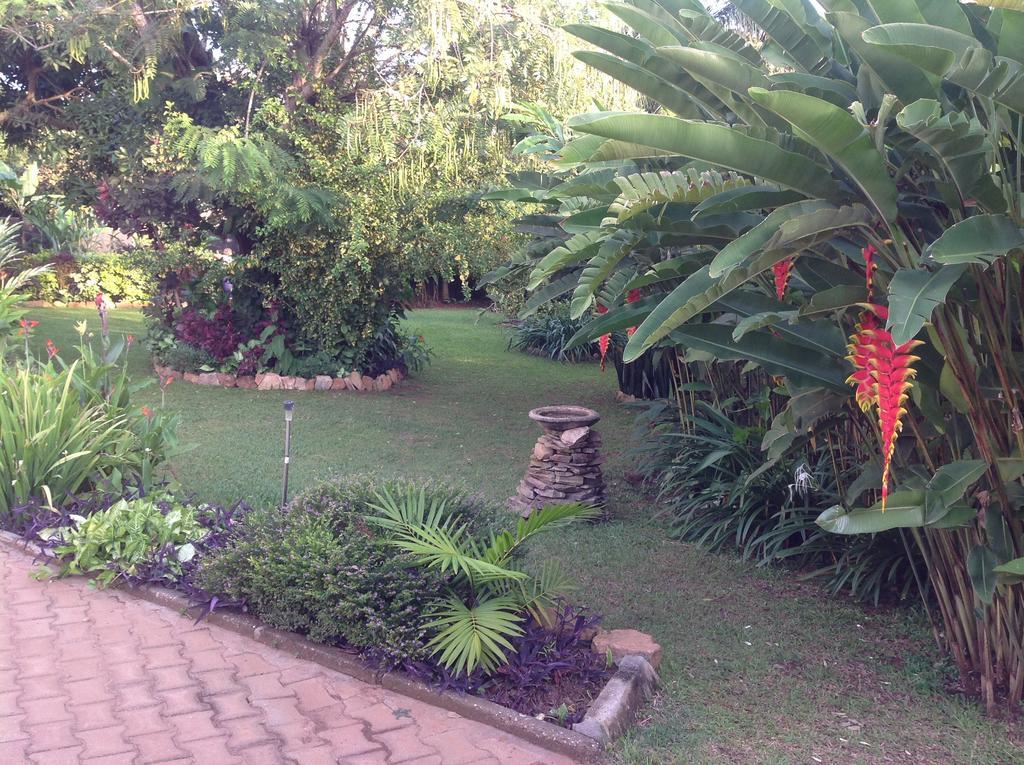 Alison&Dave's Guesthouse Entebbe Extérieur photo